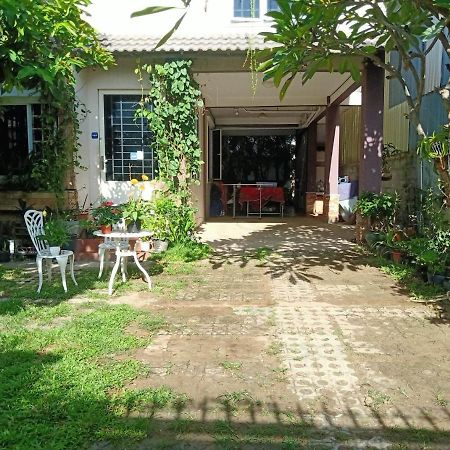 Kol House Bed & Breakfast Phnom Penh Exterior photo