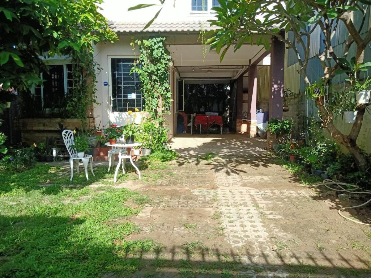 Kol House Bed & Breakfast Phnom Penh Exterior photo