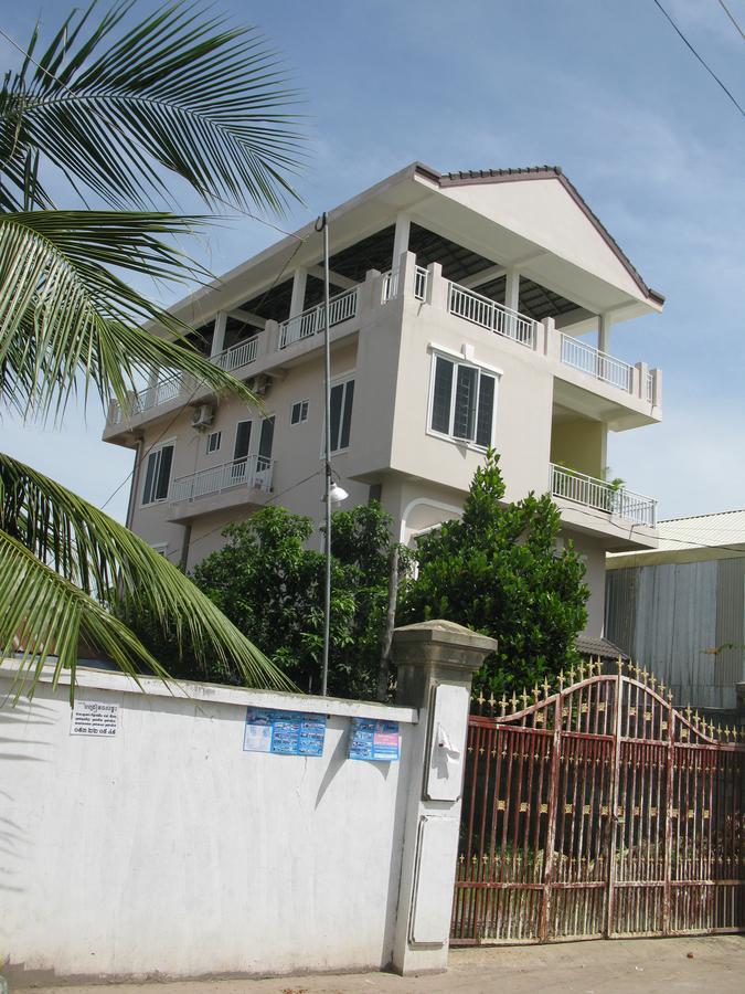 Kol House Bed & Breakfast Phnom Penh Exterior photo