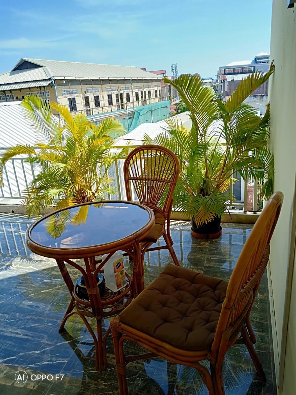 Kol House Bed & Breakfast Phnom Penh Exterior photo